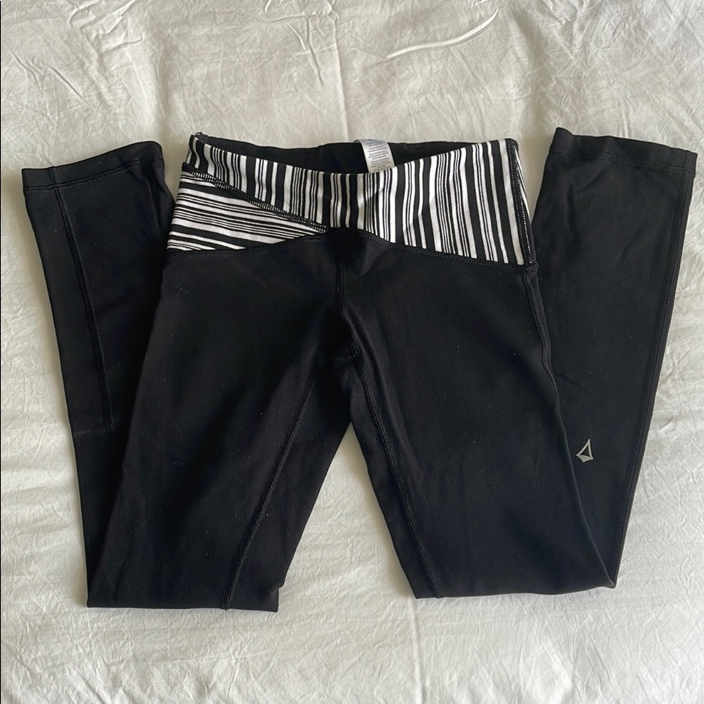 Ivivva by Lululemon Girls Black Leggings with Striped Waistband